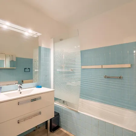 Apartment Coeur D'arcachon, T2 Avec Balcon, Parking, Proche Et Commerces - Fr-1-319-33